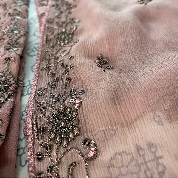 NEW Sequin Embellished Chiffon Salwar Kameez - Picture 5 of 12